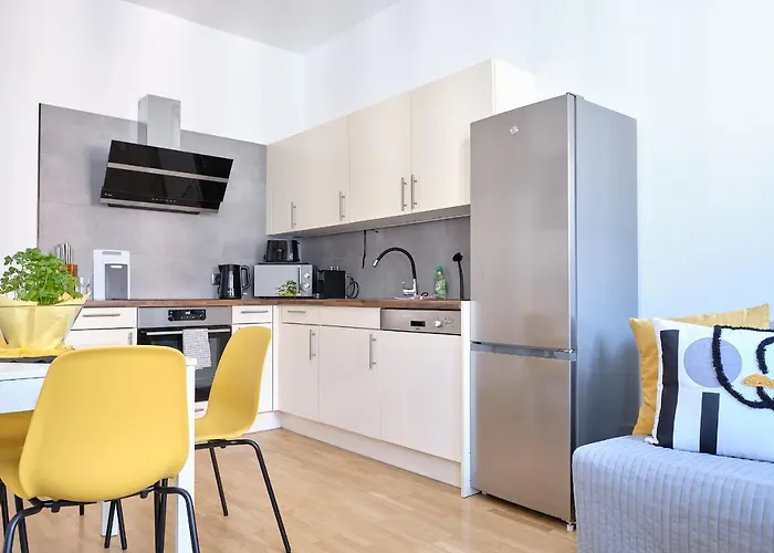 Experience Apartment *